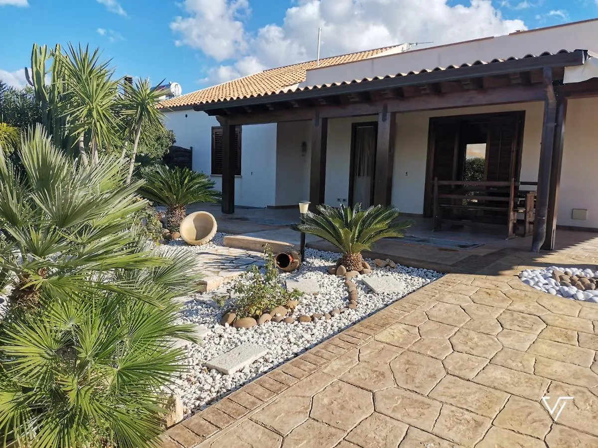 קוסטונאצ'י Villa Tico 0*,